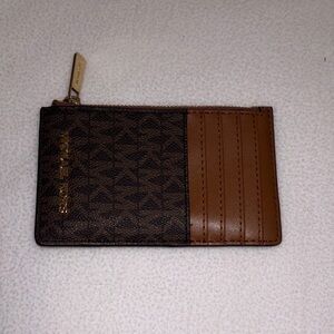 Michael Michael Kors Brown Logo Jet Set Medium Top Zip Card Case NWOT MSRP $188